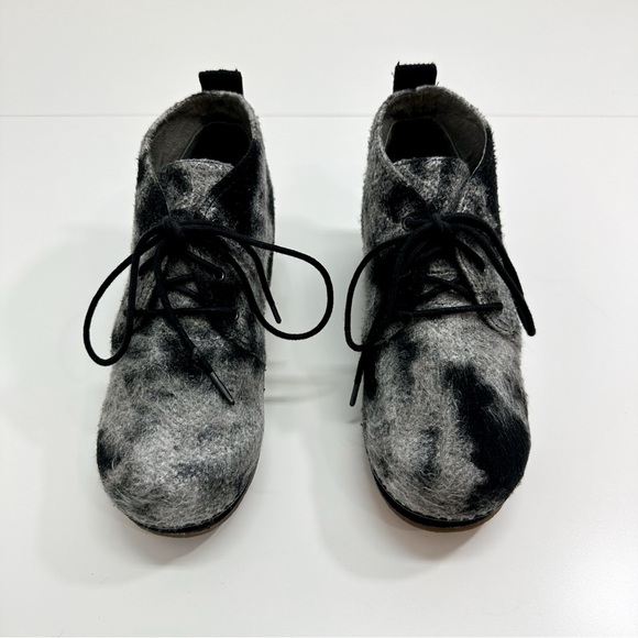 Dansko Lucille Wool Lace Up Chukka Ankle Boots in Grey and Black - Picture 2 of 10